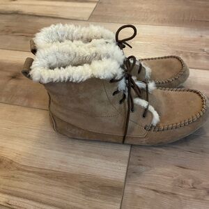 Ugg boots women’s size 9.